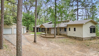 907 Smoke Tree Rd, Dover, AR 72837