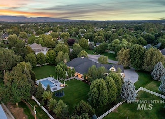 2452 W Champagne Dr, Eagle, ID 83616