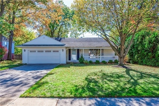 20107 Mercedes Ave, Rocky River, OH 44116