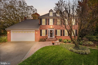 8521 Century Oak Ct, Fairfax Station, VA 22039