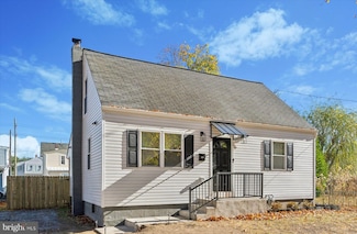 584 Station Rd, Roebling, NJ 08554