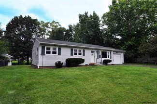 11 Cross St, Castleton On Hudson, NY 12033