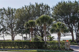 2100 Gulf Shore Blvd N Unit 102, Naples, FL 34102