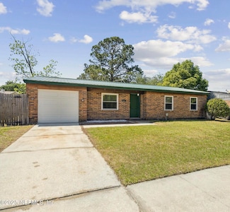 2214 Luana Dr E, Jacksonville, FL 32246