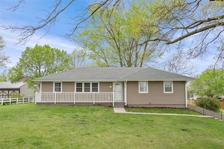 104 Park St, Lathrop, MO 64465