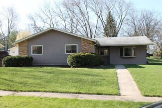 685 Frederick Ln, Hoffman Estates, IL 60169