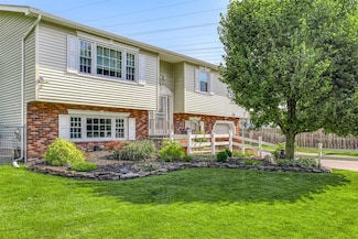2 Mcgovern Dr, Garnerville, NY 10923