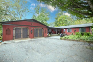 542 W College St, Star, NC 27356