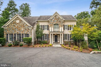 10727 Vale Rd, Oakton, VA 22124
