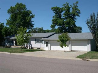 99 N Lilly St, Lake Crystal, MN 56055