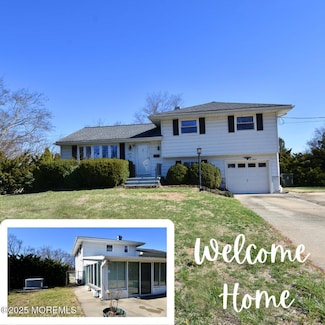 21 Spruce Rd, Burlington, NJ 08016