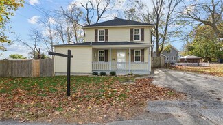 132 Park Ave, Warwick, RI 02889