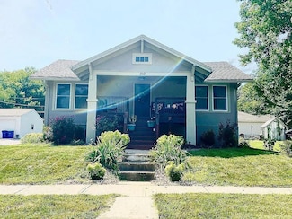 310 NE Green St, Lees Summit, MO 64063