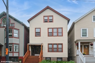 1328 W Nelson St, Chicago, IL 60657