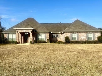 29 Lenox Ln, Columbus, MS 39702