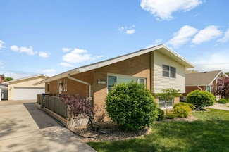 9229 Parkside Ave, Oak Lawn, IL 60453