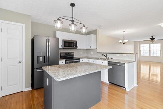 6017 Canyon Creek Dr Unit 204, Dublin, OH 43016