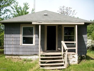 346 Burton St, Benton Harbor, MI 49022