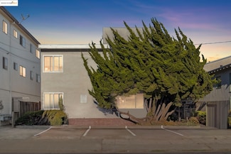 825 Kains Ave, Albany, CA 94706