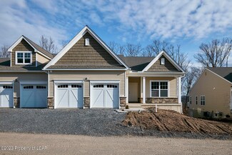 41 Reserve Dr, Drums, PA 18222