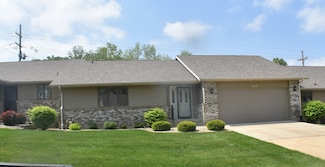 1925 W Mesa Dr Unit 1, Freeport, IL 61032