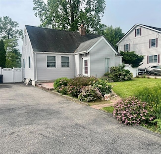 32 Beaver Hill Rd, Elmsford, NY 10523