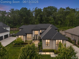 212 Enclave Dr, Rochester Hills, MI 48306