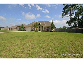 5404 Lakeside Cir, Shreveport, LA 71119