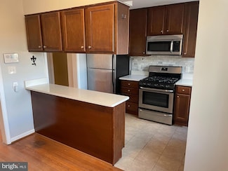 807 S Oak St, Arlington, VA 22204
