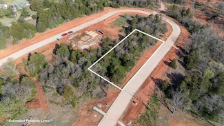8351 W Wilshire Park Dr, Oklahoma City, OK 73131