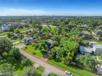 9017 Kerrwood Ln, Houston, TX 77080