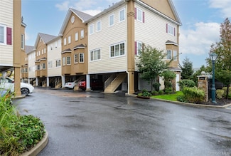 330 Maple Ave, Westbury, NY 11590