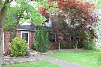 426 Maple St, Brevard, NC 28712
