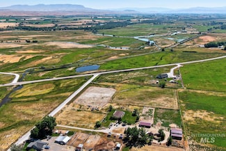9177 Brill Rd, Emmett, ID 83617