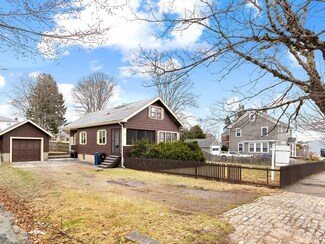 4 Felt St, Salem, MA 01970
