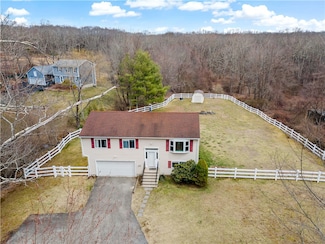 830 Carrs Pond Rd, East Greenwich, RI 02818