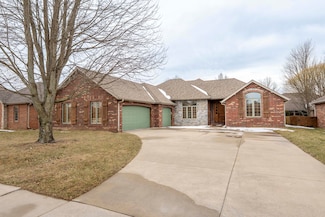 4378 E Sherwood St, Springfield, MO 65802