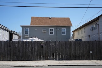 305 Beach 89th St, Rockaway Beach, NY 11693