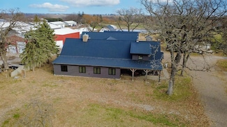 656 Highway T14, Pella, IA 50219