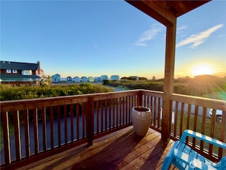 1046 Wawona Ave SE, Ocean Shores, WA 98569