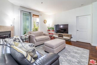 5132 Maplewood Ave Unit 206, Los Angeles, CA 90004