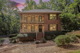 390 Waverly Hall Cir, Roswell, GA 30075