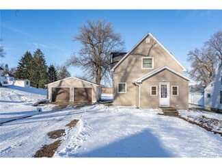 206 4th Ave W, Ellendale, MN 56026