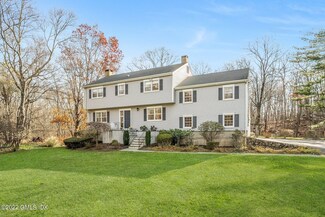 11 Shannon Ln, Cos Cob, CT 06807