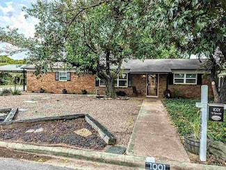1001 W Louisa Ave, Iowa Park, TX 76367