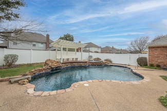6813 Glen Meadow Dr, Fort Worth, TX 76132