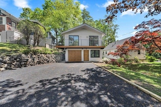 68 Ridgeview Ave, Yonkers, NY 10710