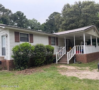 17480 Cornwall Ct, Laurinburg, NC 28352