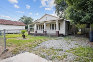 1231 S Hopkins St, New Iberia, LA 70560