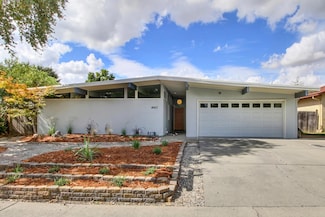 4957 Holyoke Way, Sacramento, CA 95841